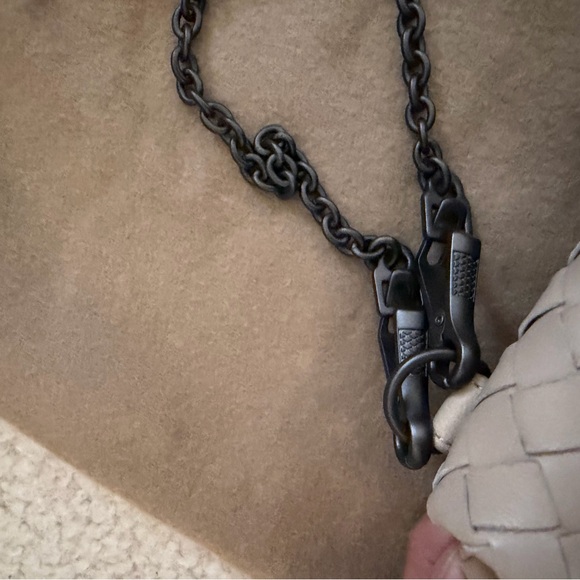 Bottega Veneta Mini Intrecciato Expandable Chain Leather Crossbody Bag - Picture 11 of 12